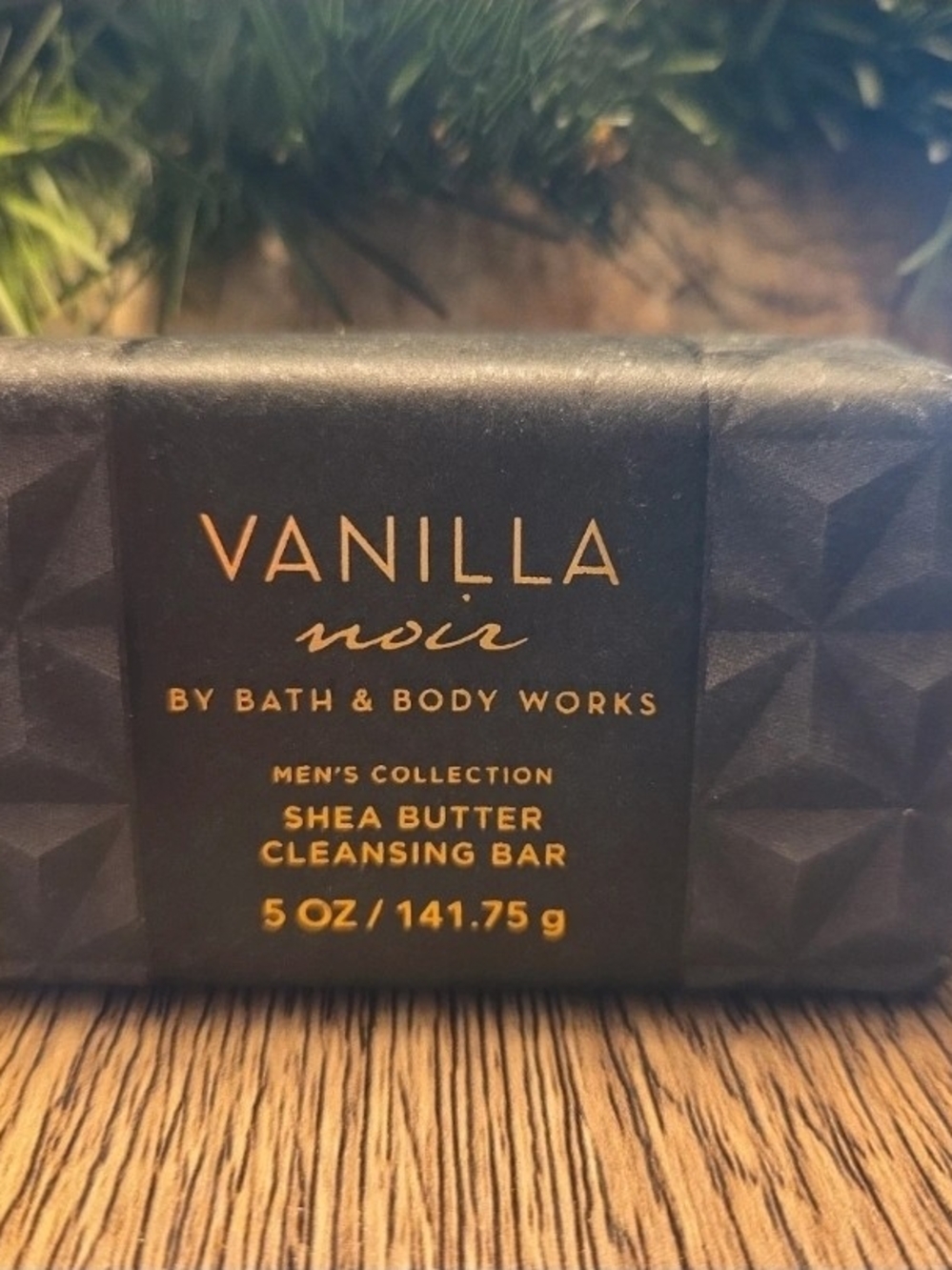 Bath & Body Works Vanilla Noir Shea Butter Cleansing Bar - Black & Gold
